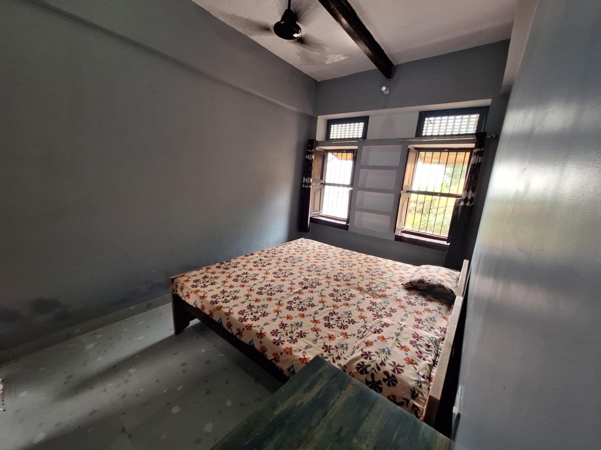 Vishnu Rest House Varanasi Exterior photo